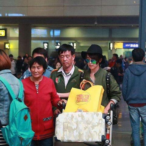 吴京谢楠事业家庭双丰收,最新动态曝光