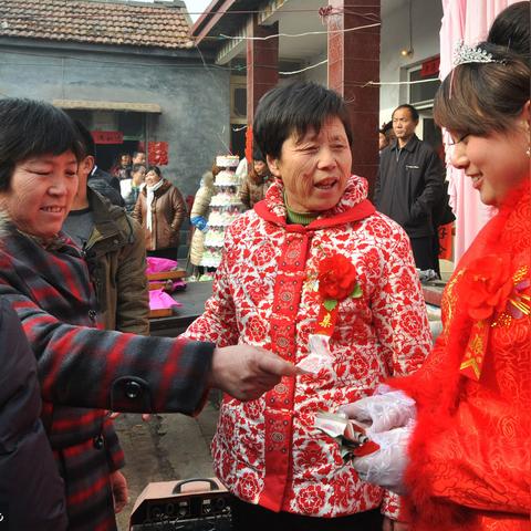 数字时代创新婚礼仪式，最新鲜接亲方式