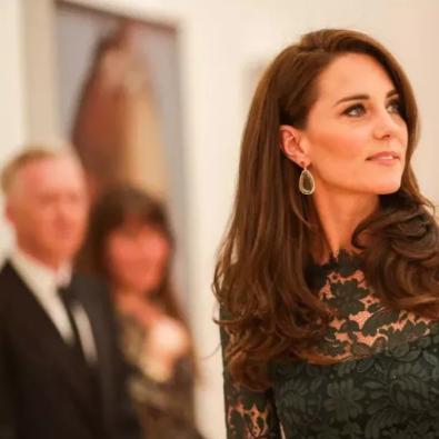 凯特王妃女儿成长瞬间揭秘