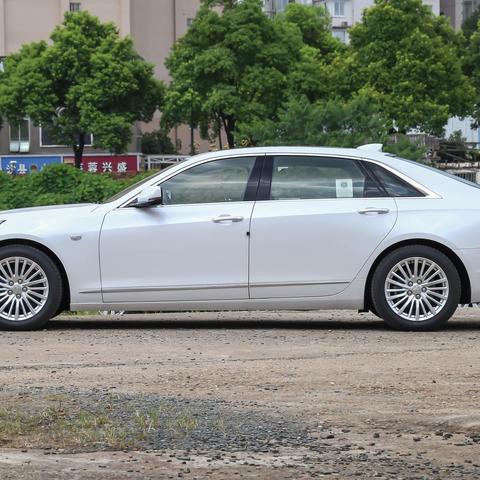 凯迪拉克最新轿车，科技与豪华完美融合