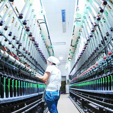 「笑破肚皮!最新搞笑说说大集合 2025年精选」