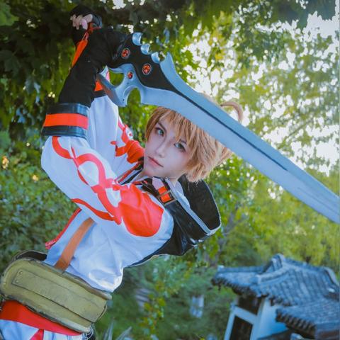 揭秘李白最新出装，重塑剑仙风采攻略