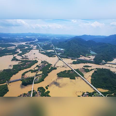广东暴雨引发洪水灾害,多方联动共抗灾情报道