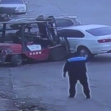 临沂叉车司机招聘启事