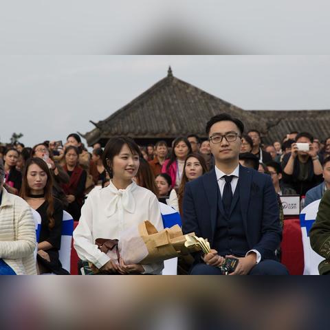 央视张玮最新图片报道解析