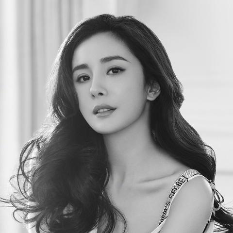 杨幂2025最新写真曝光，魅力与演技并存