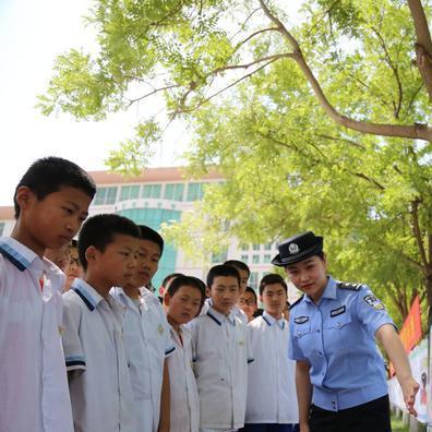 ＂正版资料免费资料大全十点半＂的：深究数据应用策略_48-05-19-33-17-26 T：488.53