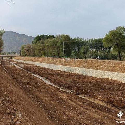 高效灌溉技术,最新浇地方法视频分享