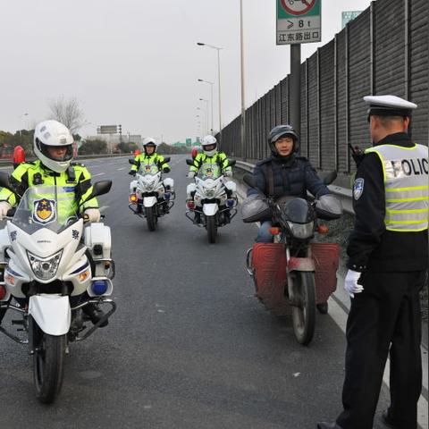 国产跨斗摩托车技术革新与性能飞跃提升