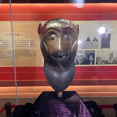 2025新澳门正版免费正题,兔、蛇、龙、鼠_15-10-04-47-46-19 T：211.822