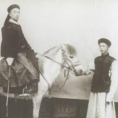 极品女神侍卫最新章节更新速递