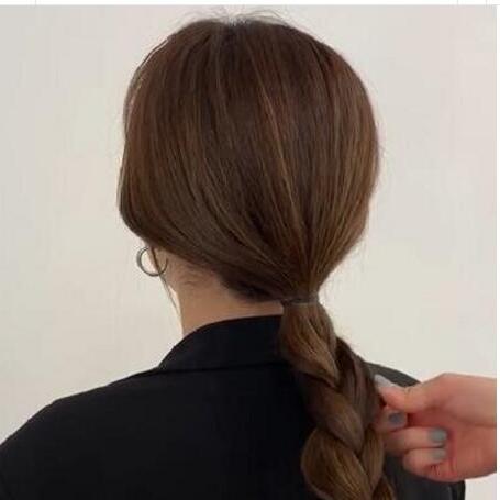 时尚盘发造型全攻略，最新发型与技巧