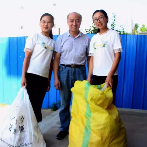 最新品牌童装，时尚潮流之选，关爱成长每一步