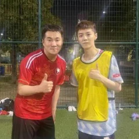 鹿晗海外评论热议，全球影响力彰显粉丝热情