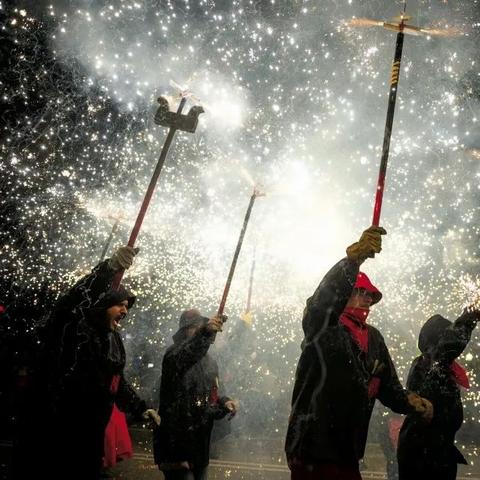 最新最红DJ广场舞风靡舞动千万人心