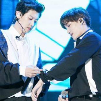 灿烈魅力风采,最新高清图片全收录