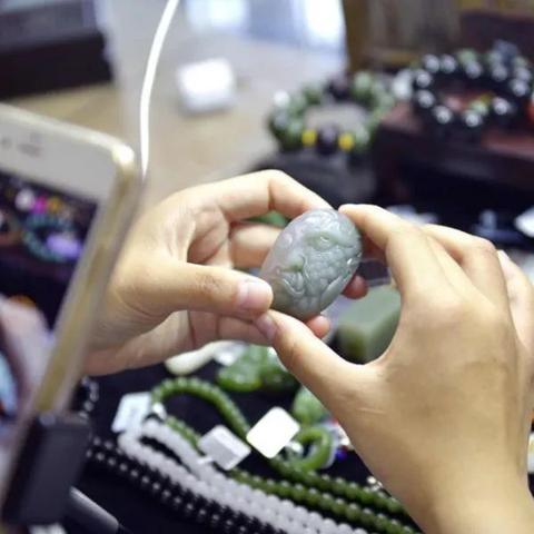 微信文玩拍卖群，探索市场趋势与机遇