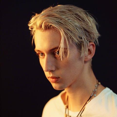 Troye Sivan事业迎新高峰，才华横溢的新西兰歌手最新动态