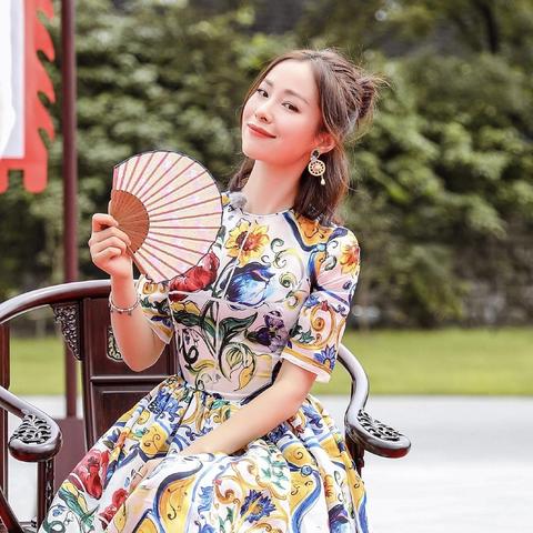 最新扎发造型教程与图片分享，时尚发型指南