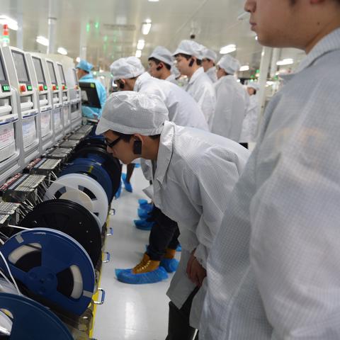 OPPO最新手机广告，科技与美学的完美融合