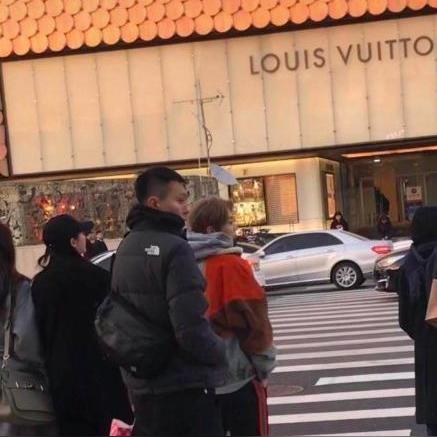 鹿晗杂志封面，时尚魅力与青春活力的交融