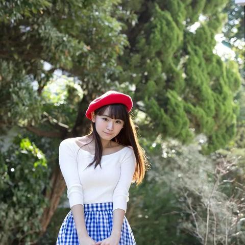 浅川梨奈最新写真，自然魅力与优雅气质展现