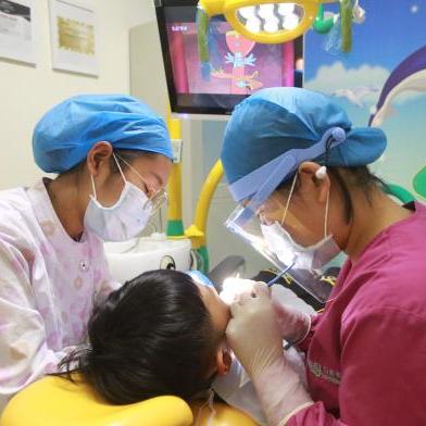 牙科前沿进展，引领口腔健康科技创新之路