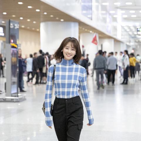 明星机场最新时尚曝光,潮流风向标引领新风尚